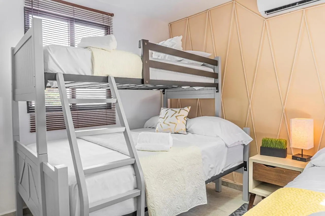 Pako Stays - Luxurious & Spacious 2 Bedroom Apartments Close To The Beach, Free Wi-Fi, Ideal Location In Downtown Cancun Centro